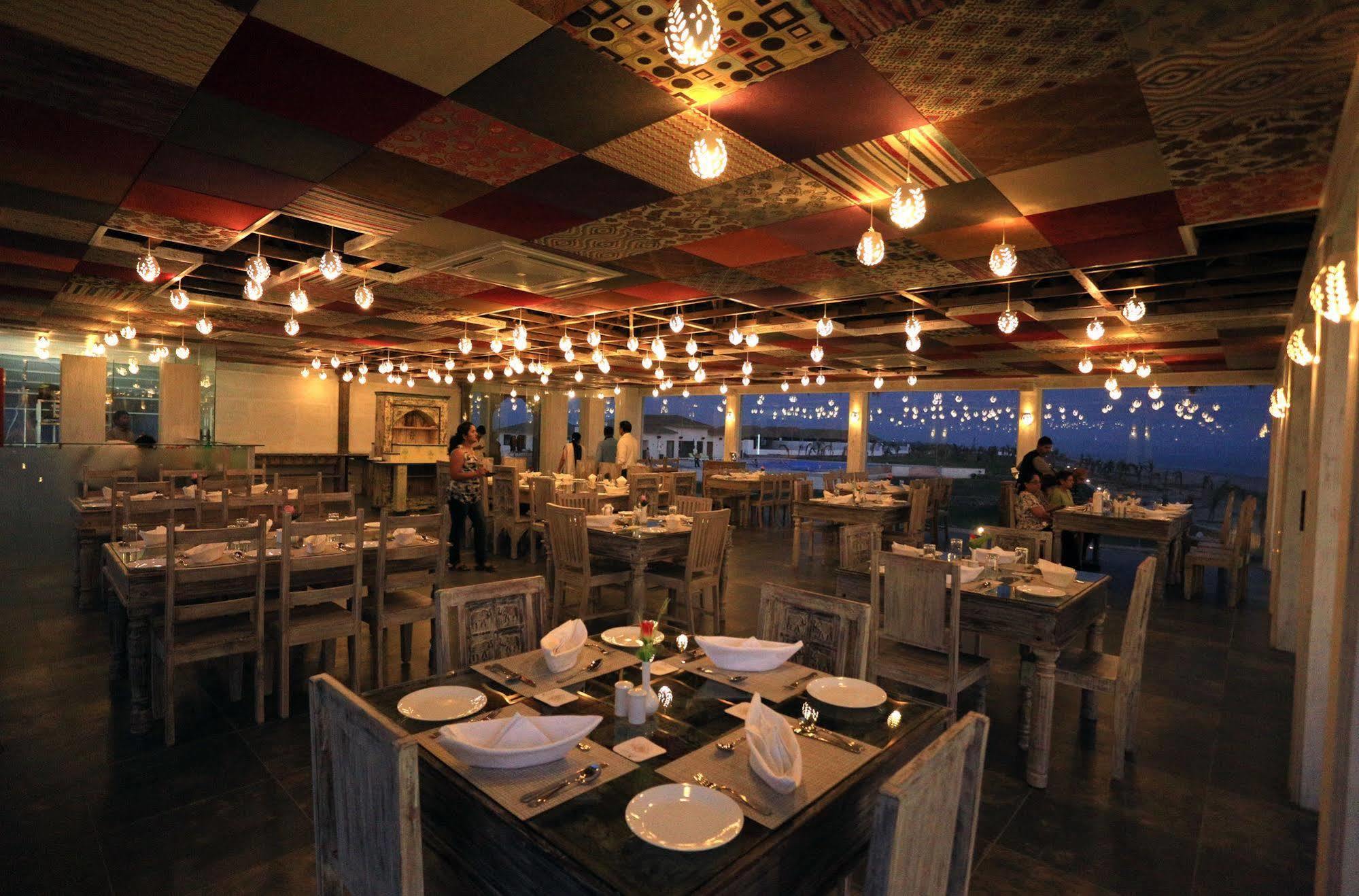 Serena Beach Resort Māndvi Kültér fotó